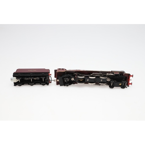 576 - WRENN BOXED 00 GAUGE LOCOMOTIVES - CITY OF LONDON & CITY OF LIVERPOOL. Including W2226 City of Londo... 