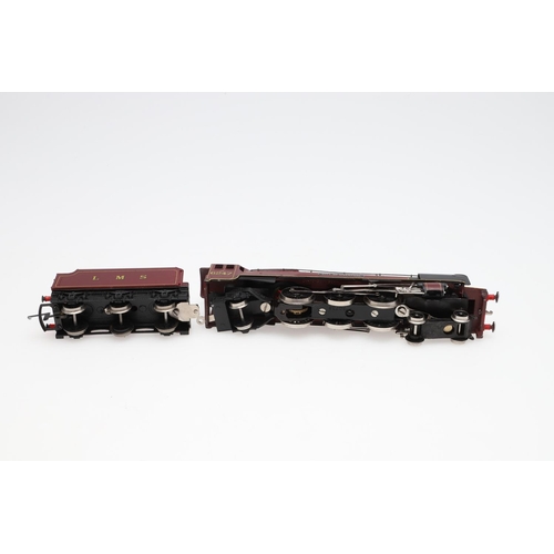 577 - WRENN BOXED 00 GAUGE LOCOMOTIVES - CITY OF LIVERPOOL. Two W2242 City of Liverpool 6247 locomotives, ... 