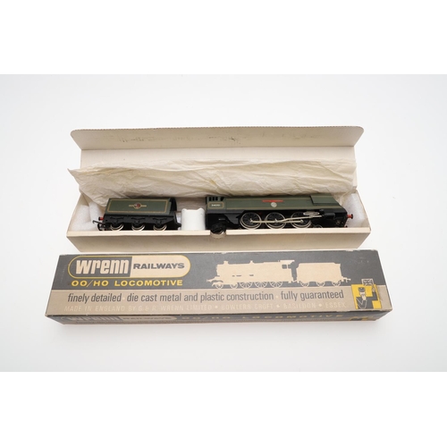 578 - WRENN BOXED 00 GAUGE LOCOMOTIVE - WINSTON CHURCHILL. A boxed W2265 Winston Churchill 4-6-2 BR Green ... 