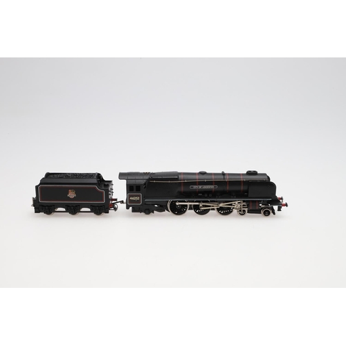 581 - WRENN BOXED 00 GAUGE LOCOMOTIVE - CITY OF LEICESTER. A boxed W2286 BR black City of Leicester locomo... 