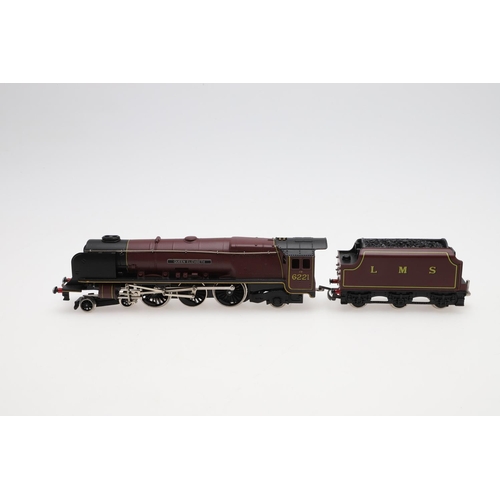 582 - WRENN BOXED 00 GAUGE LOCOMOTIVE - QUEEN ELIZABETH. A boxed W2285 LMS Maroon locomotive Queen Elizabe... 