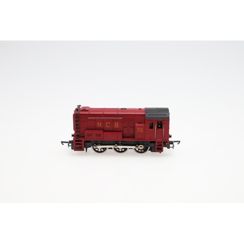 586 - WRENN BOXED 00 GAUGE DIESEL LOCOMOTIVES. Two boxed locomotives, W2234 Diesel Electric National Coal ... 