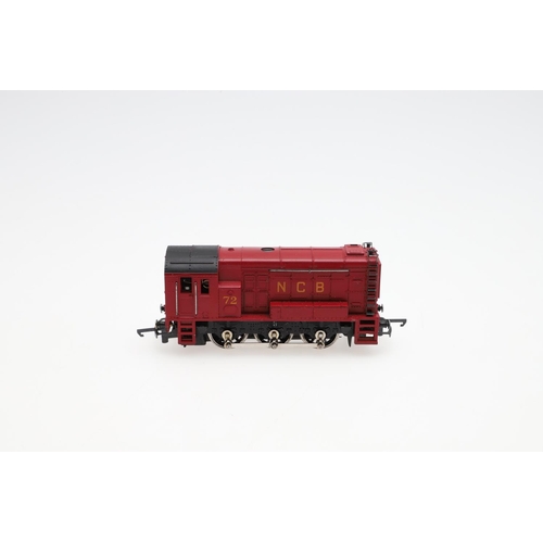 586 - WRENN BOXED 00 GAUGE DIESEL LOCOMOTIVES. Two boxed locomotives, W2234 Diesel Electric National Coal ... 