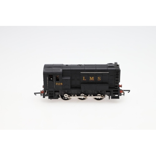 586 - WRENN BOXED 00 GAUGE DIESEL LOCOMOTIVES. Two boxed locomotives, W2234 Diesel Electric National Coal ... 