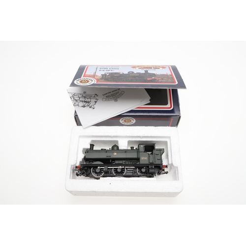 594 - BOXED BACHMANN 00 GAUGE LOCOMOTIVE - RAVENINGHAM HALL & OTHER BOXED LOCOMOTIVES. Model 31-779, 6960 ... 