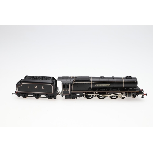 596 - WRENN BOXED 00 GAUGE LOCOMOTIVE 'DUCHESS OF GLOUCESTER' - 5 POLE. An unusual W2241A M2 5 pole LMS Du... 