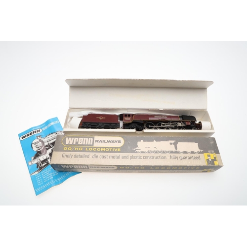 597 - WRENN BOXED 00 GAUGE LOCOMOTIVE - DUCHESS OF HAMILTON. A W2264 Duchess of Hamilton locomotive in mar... 