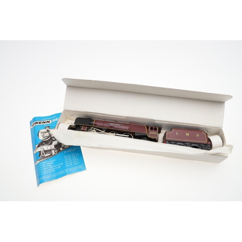 598 - WRENN BOXED 00 GAUGE LOCOMOTIVE - QUEEN ELIZABETH. A boxed W2285 LMS Queen Elizabeth locomotive in m... 