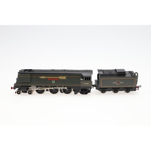 601 - WRENN BOXED 00 GAUGE LOCOMOTIVE - CITY OF WELLS. A boxed W2266/A Golden Arrow City of Wells locomoti... 