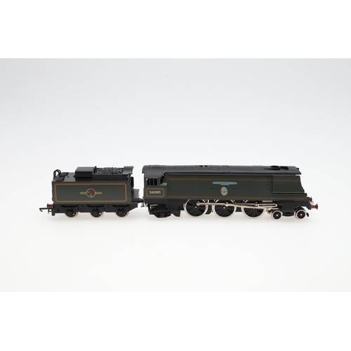 603 - WRENN BOXED 00 GAUGE RAILWAY LOCOMOTIVE - HURRICANE. A boxed W2275/5P 5 Pole Bulleid BR Green Hurric... 