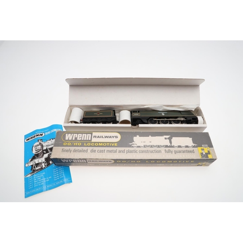 603 - WRENN BOXED 00 GAUGE RAILWAY LOCOMOTIVE - HURRICANE. A boxed W2275/5P 5 Pole Bulleid BR Green Hurric... 