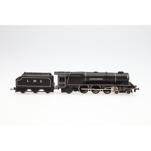 604 - WRENN BOXED 00 GAUGE LOCOMOTIVE - DUCHESS OF HAMILTON (5 POLE). A boxed W2241M2 Duchess of Hamilton ... 