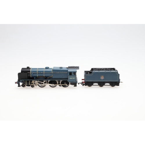 606 - WRENN BOXED 00 GAUGE LOCOMOTIVE - ROYAL AIR FORCE. A Wrenn locomotive W2273 Royal Scot Class 46159 '... 