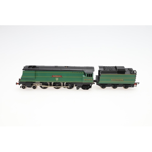 610 - WRENN BOXED 00 GAUGE LOCOMOTIVE - PLYMOUTH. A boxed W2266 Southern Railway locomotive 'Plymouth', 21... 