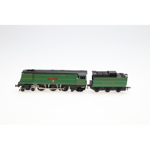 612 - WRENN BOXED 00 GAUGE LOCOMOTIVE - TAVISTOCK. A boxed W2407 Southern Railway 'Tavistock' 21C111, limi... 