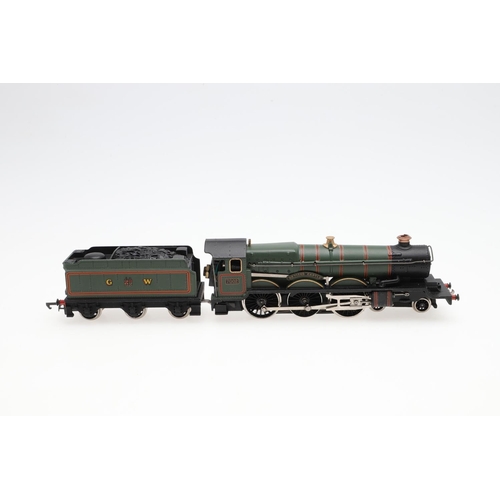 615 - WRENN BOXED LOCOMOTIVES - DEVIZES CASTLE. Two boxed W2222 4-6-0 Castle Class locomotives 'Devizes Ca... 