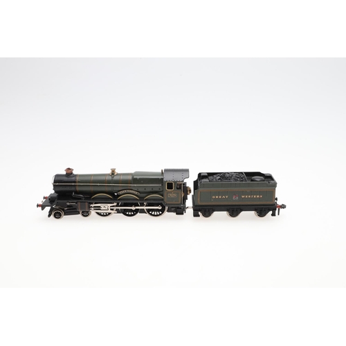 617 - WRENN BOXED 00 GAUGE LOCOMOTIVES - CLUN CASTLE & CLAN LINE. Including W2247 Clun Castle in GWR Green... 