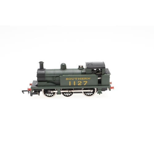 620 - WRENN BOXED 00 GAUGE LOCOMOTIVES. Three boxed locomotives including W2206 31340 Malachite Green tank... 