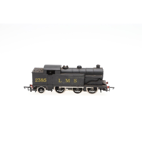 621 - WRENN BOXED 00 GAUGE LOCOMOTIVES - LMS. Two boxed W2219 LMS 2679 tank locomotives, also with a boxed... 