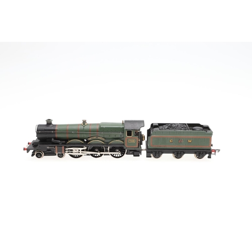 623 - WRENN BOXED 00 GAUGE LOCOMOTIVES - DEVIZES CASTLE & CLUN CASTLE. Including W2222 GWR Devizes Castle ... 