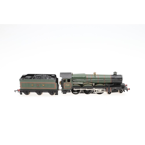 623 - WRENN BOXED 00 GAUGE LOCOMOTIVES - DEVIZES CASTLE & CLUN CASTLE. Including W2222 GWR Devizes Castle ... 