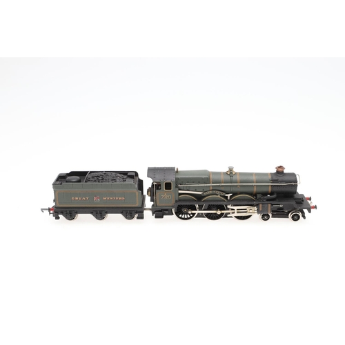 623 - WRENN BOXED 00 GAUGE LOCOMOTIVES - DEVIZES CASTLE & CLUN CASTLE. Including W2222 GWR Devizes Castle ... 