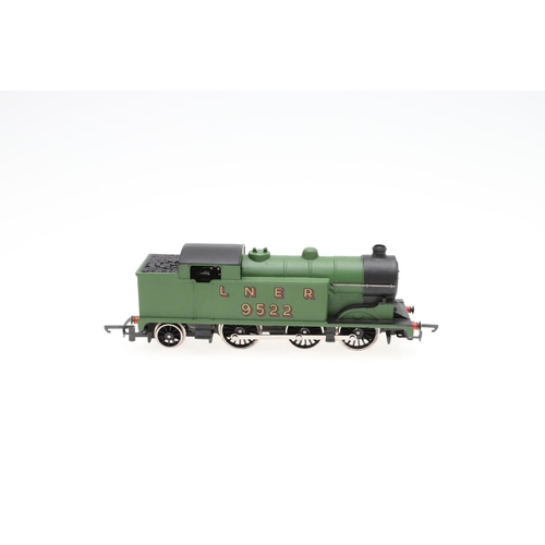 624 - WRENN BOXED LNER TANK LOCOMOTIVES - 00 GAUGE. Including three boxed W2217 LNER 9522 tank locomotives... 