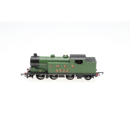 624 - WRENN BOXED LNER TANK LOCOMOTIVES - 00 GAUGE. Including three boxed W2217 LNER 9522 tank locomotives... 