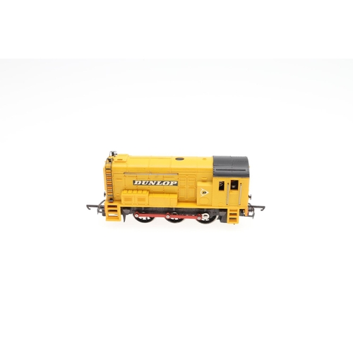 625 - WRENN BOXED LOCOMOTIVES - NORTH THAMES GAS & DUNLOP. Including W2202 North Thames Gas in yellow live... 