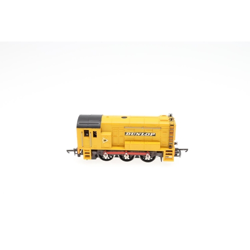 625 - WRENN BOXED LOCOMOTIVES - NORTH THAMES GAS & DUNLOP. Including W2202 North Thames Gas in yellow live... 