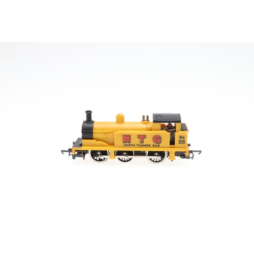 625 - WRENN BOXED LOCOMOTIVES - NORTH THAMES GAS & DUNLOP. Including W2202 North Thames Gas in yellow live... 