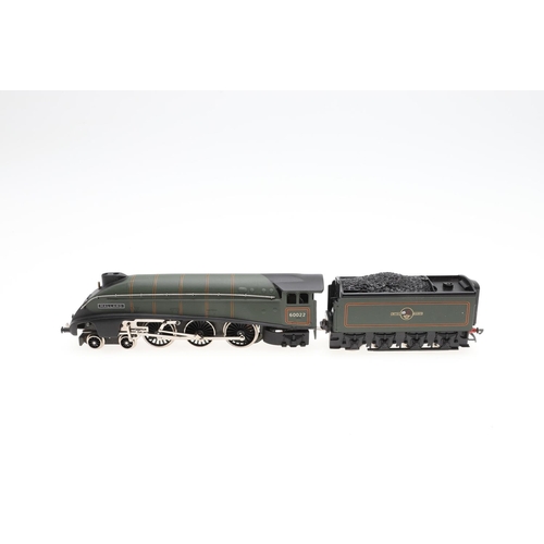 630 - WRENN BOXED 00 GAUGE LOCOMOTIVES - MALLARD. Including W2210 Blue Mallard 4468, and W2211 Green Malla... 