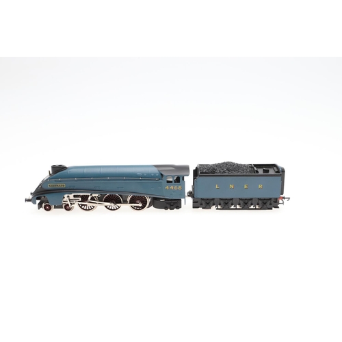 630 - WRENN BOXED 00 GAUGE LOCOMOTIVES - MALLARD. Including W2210 Blue Mallard 4468, and W2211 Green Malla... 