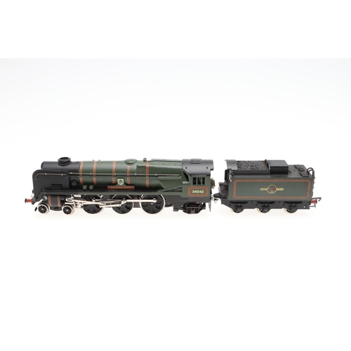 632 - WRENN BOXED 00 GAUGE LOCOMOTIVES - DORCHESTER & CARDIFF CASTLE. Including W2236 West Country Class D... 