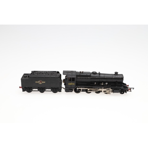 633 - WRENN BOXED 00 GAUGE LOCOMOTIVES INCLUDING SIR NIGEL GRESLEY. Three boxed locomotives including W221... 