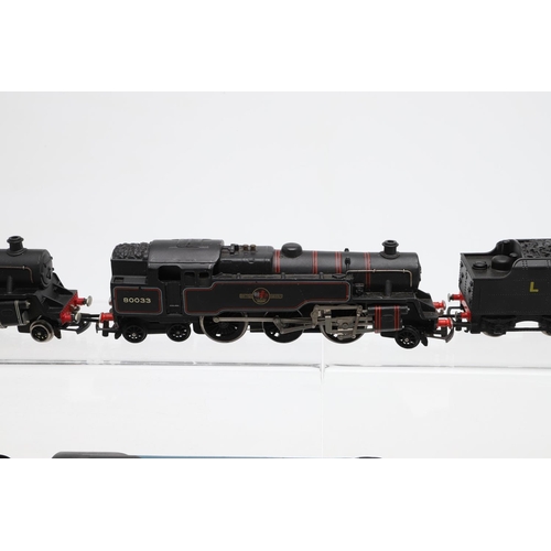 636 - WRENN 00 GAUGE LOCOMOTIVES. A qty of unboxed Wrenn locomotives including Barnstaple 34005, Sir Nigel... 