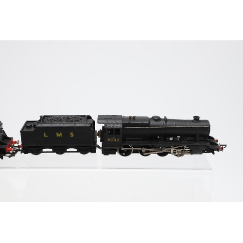 636 - WRENN 00 GAUGE LOCOMOTIVES. A qty of unboxed Wrenn locomotives including Barnstaple 34005, Sir Nigel... 