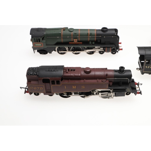 636 - WRENN 00 GAUGE LOCOMOTIVES. A qty of unboxed Wrenn locomotives including Barnstaple 34005, Sir Nigel... 