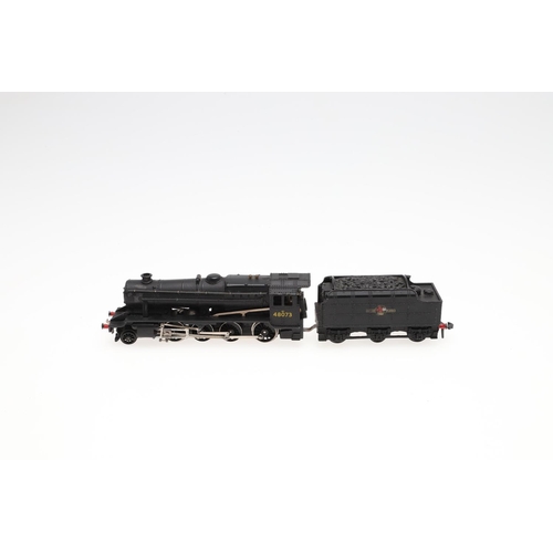 637 - WRENN 00 GAUGE LOCOMOTIVES. Including W2218 80033 tank locomotive, Clun Castle 7029 (wrong box with ... 