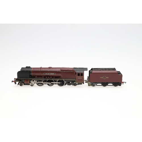 638 - WRENN 00 GAUGE LOCOMOTIVES. Including W2224 48109 locomotive, W2213 Peregrine 4903, and W2226 City o... 