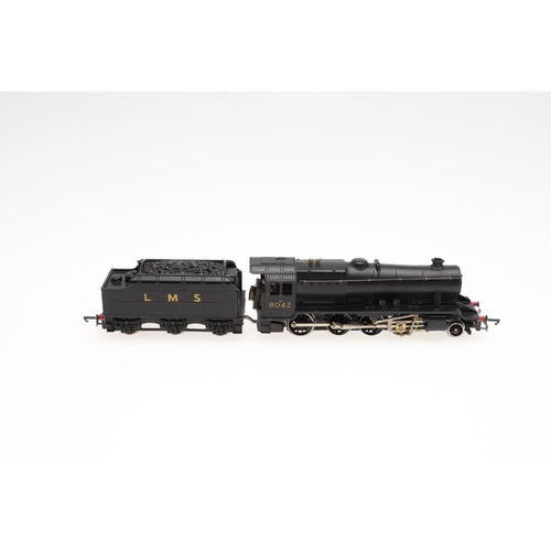 643 - WRENN BOXED 00 GAUGE LOCOMOTIVES. Including W2240 LNER 3144 locomotive, W2225 LMS Freight 8042, and ... 