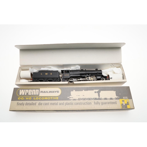 643 - WRENN BOXED 00 GAUGE LOCOMOTIVES. Including W2240 LNER 3144 locomotive, W2225 LMS Freight 8042, and ... 