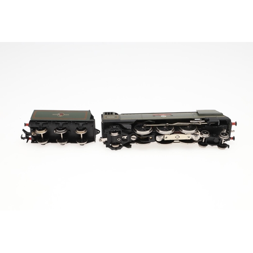 645 - WRENN BOXED 00 GAUGE LOCOMOTIVE - FREIGHT 8016. A rare W2272 LMS Freight 8016 locomotive, approx 270... 