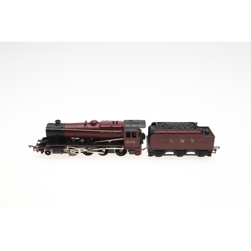 645 - WRENN BOXED 00 GAUGE LOCOMOTIVE - FREIGHT 8016. A rare W2272 LMS Freight 8016 locomotive, approx 270... 