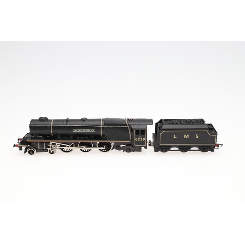 646 - WRENN BOXED 00 GAUGE LOCOMOTIVES - DUCHESS OF HAMILTON & ROYAL SCOT. Including a boxed W2241 Duchess... 