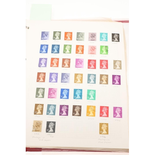 648 - GREAT BRITAIN STAMP ALBUM - QUEEN VICTORIA TO QUEEN ELIZABETH II. An interesting well laid out album... 