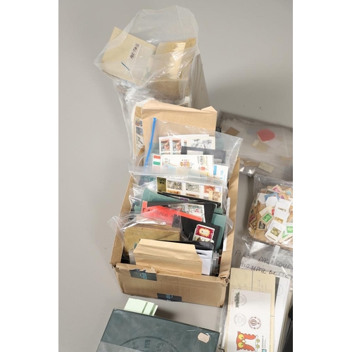 650 - LARGE GREAT BRITAIN STAMP COLLECTION. A large collection of 14 albums with used and mint stamps from... 