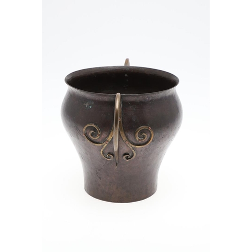 678 - BIRMINGHAM GUILD OF HANDICRAFTS - ARTS & CRAFTS COPPER JARDINIERE. A patinated copper jardiniere des... 