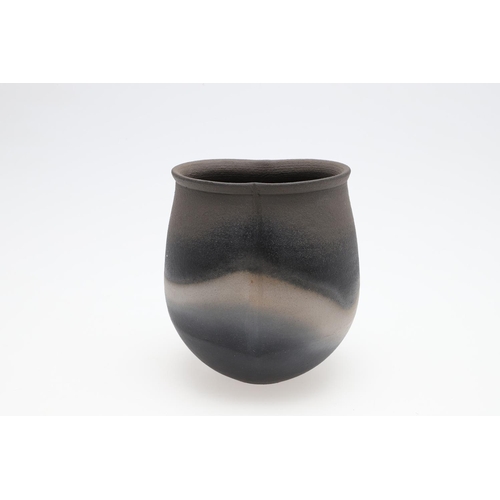 706 - JOHN LEACH (1939-2021) - BLACK BURNISHED STUDIO POTTERY VASES. Four various stoneware vases with a b... 