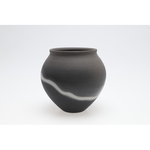 706 - JOHN LEACH (1939-2021) - BLACK BURNISHED STUDIO POTTERY VASES. Four various stoneware vases with a b... 